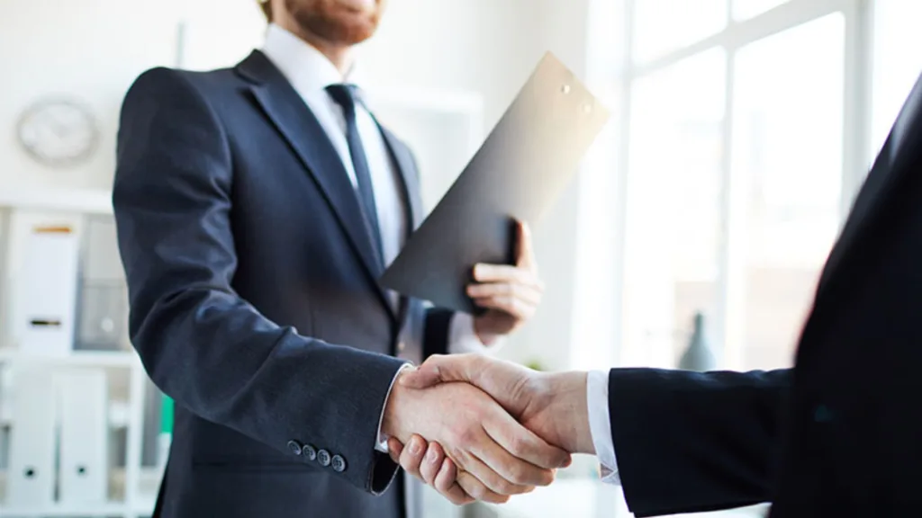 Energy Brokers vs Energy Traders & What’s the Difference?