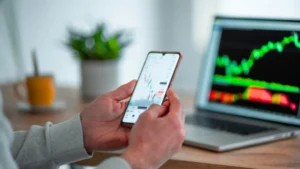 Spot vs Forward Markets: Managing Energy Costs Effectively